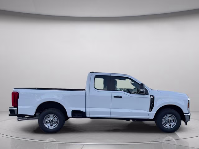 2026 Oxford White Ford Super Duty F-350 SRW XL RWD Truck