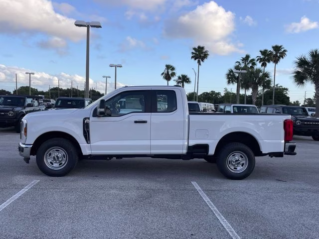 2026 Oxford White Ford Super Duty F-350 SRW XL RWD Truck
