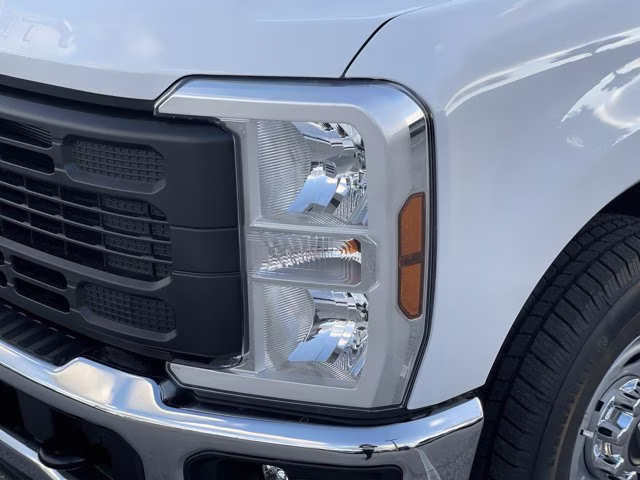 2026 Oxford White Ford Super Duty F-350 SRW XL RWD Truck