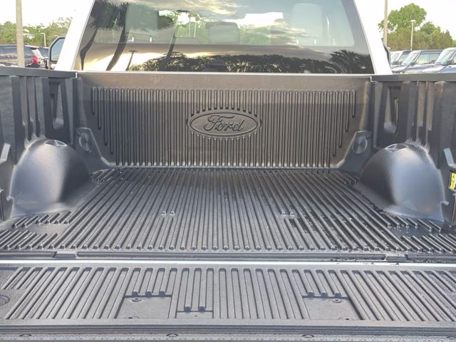2026 Oxford White Ford Super Duty F-350 SRW XL RWD Truck
