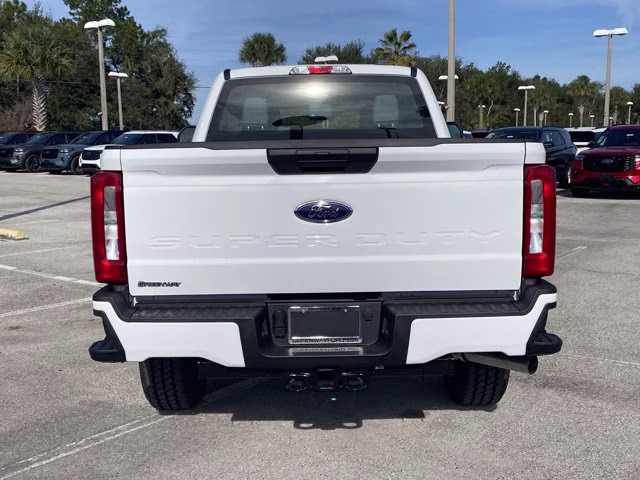 2026 Oxford White Ford Super Duty F-350 SRW XL 4X4 Truck