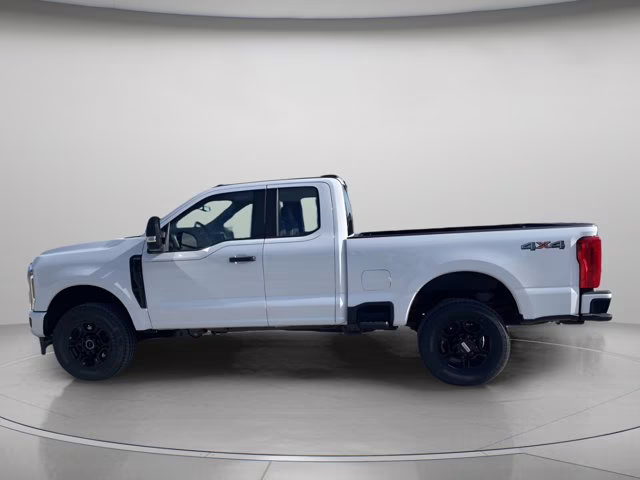 2026 Oxford White Ford Super Duty F-350 SRW XL 4X4 Truck