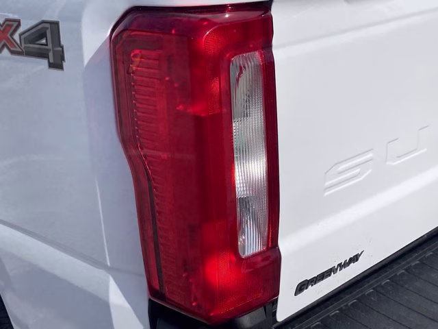 2026 Oxford White Ford Super Duty F-350 SRW XL 4X4 Truck
