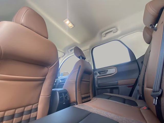 2026 Orange Fury Metallic Tri-Coat Ford Bronco Sport Outer Banks 4X4 SUV