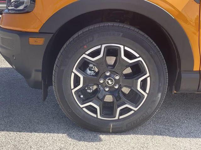 2026 Orange Fury Metallic Tri-Coat Ford Bronco Sport Outer Banks 4X4 SUV