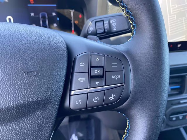 2026 Shadow Black Ford Maverick Lobo AWD Truck