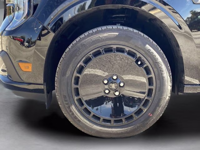 2026 Shadow Black Ford Maverick Lobo AWD Truck
