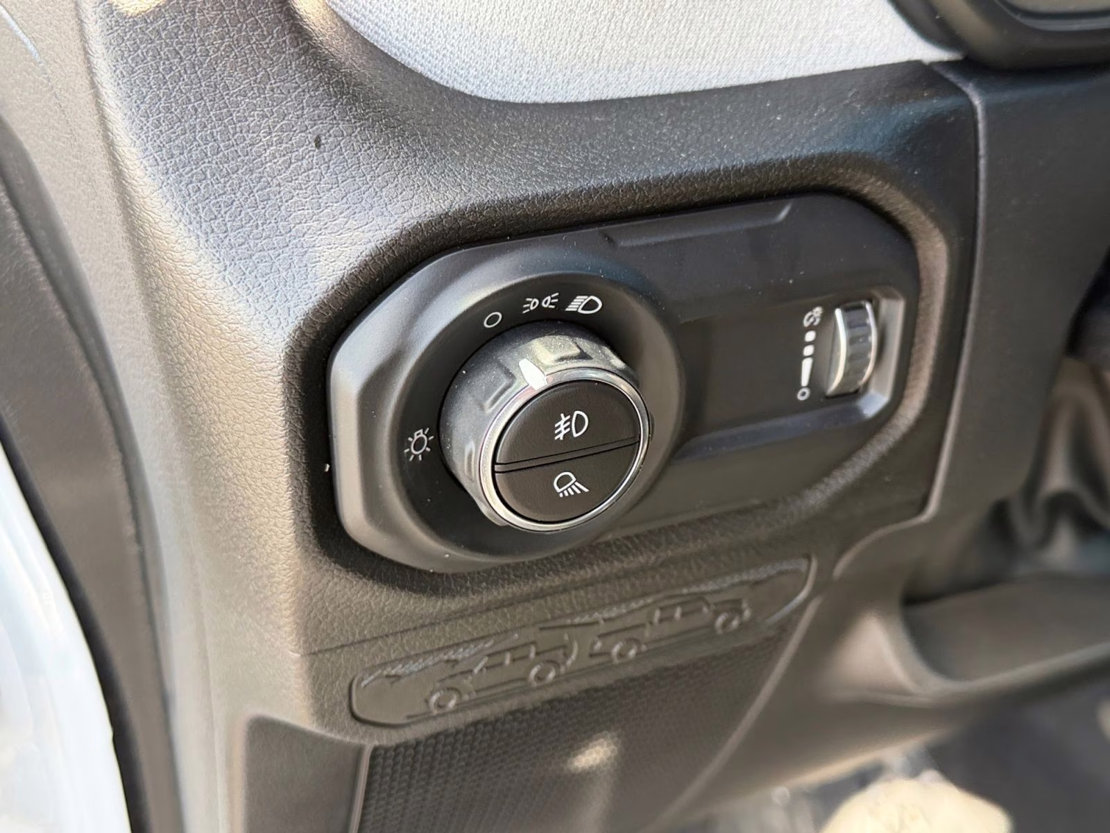 2026 Bright White Clearcoat Jeep Gladiator Sport 4X4 Truck