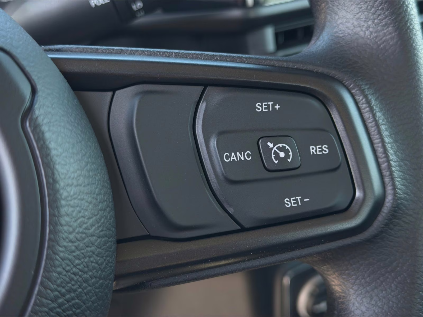 2026 Bright White Clearcoat Jeep Gladiator Sport 4X4 Truck