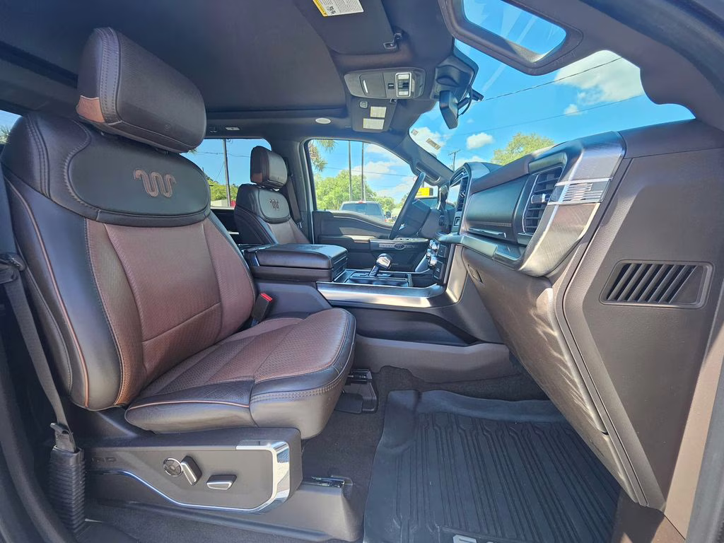 2022 Star White Metallic Tri-Coat Ford F-150 King Ranch 4X4 Truck