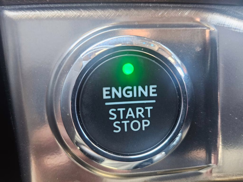 2022 Star White Metallic Tri-Coat Ford F-150 King Ranch 4X4 Truck