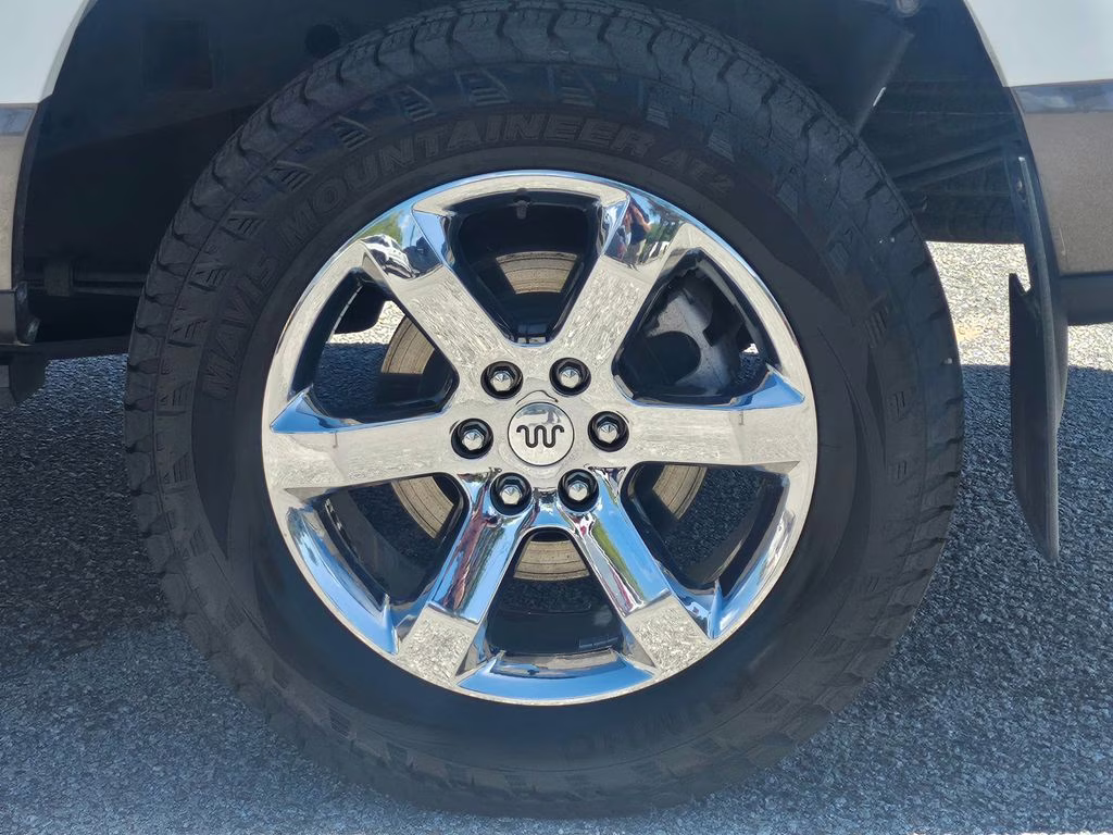 2022 Star White Metallic Tri-Coat Ford F-150 King Ranch 4X4 Truck