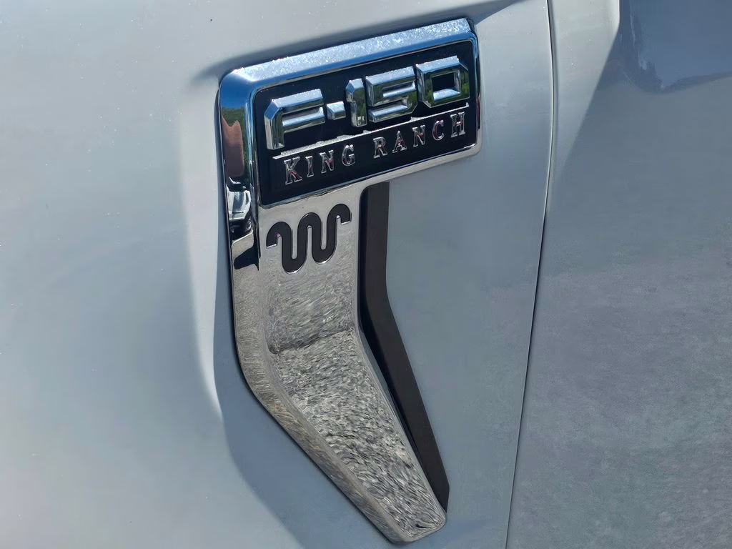 2022 Star White Metallic Tri-Coat Ford F-150 King Ranch 4X4 Truck