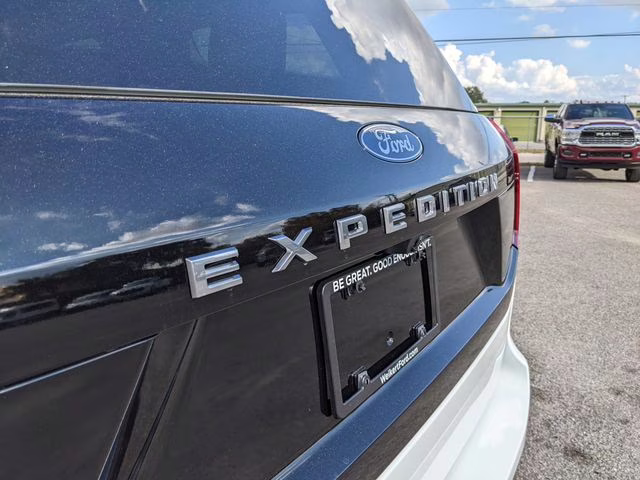 2025 Oxford White Ford Expedition Active RWD SUV