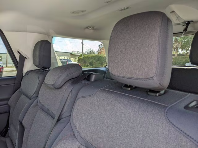 2025 Oxford White Ford Expedition Active RWD SUV