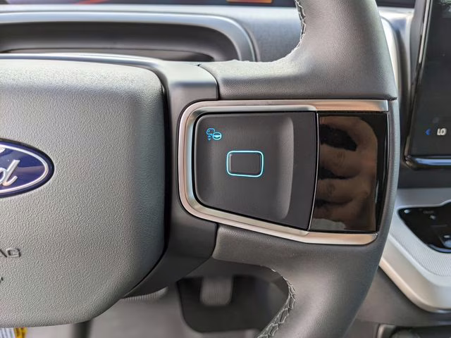 2025 Oxford White Ford Expedition Active RWD SUV