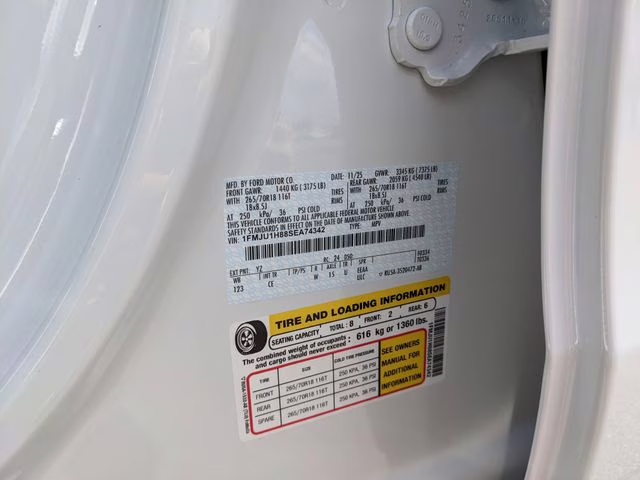 2025 Oxford White Ford Expedition Active RWD SUV