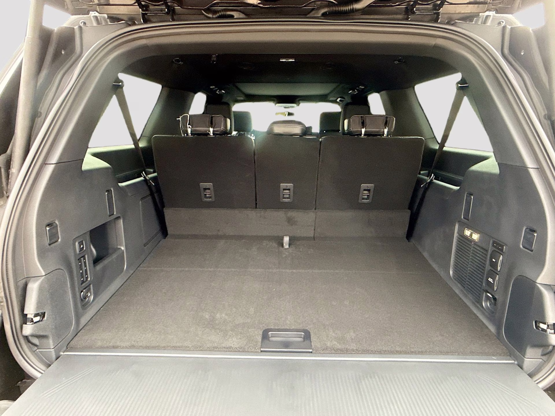 2025 Dark Matter Gray Metallic Ford Expedition Max Platinum 4X4 SUV