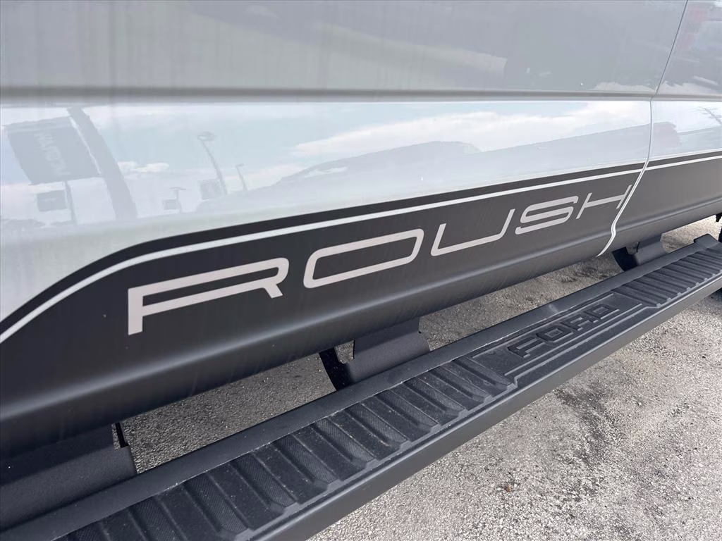 2026 AVALANCHE Ford Super Duty F-250 SRW LARIAT 4X4 Truck