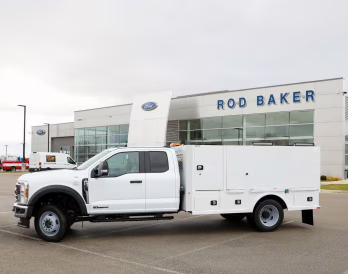2025 Oxford White Ford Super Duty F-550 DRW XL 4X4 Truck