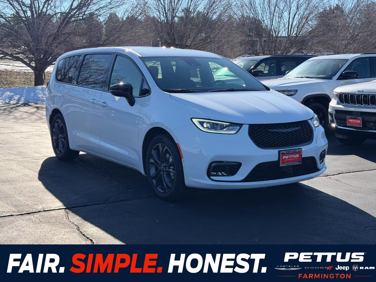 2026 Bright White Clearcoat Chrysler Pacifica Select FWD Van
