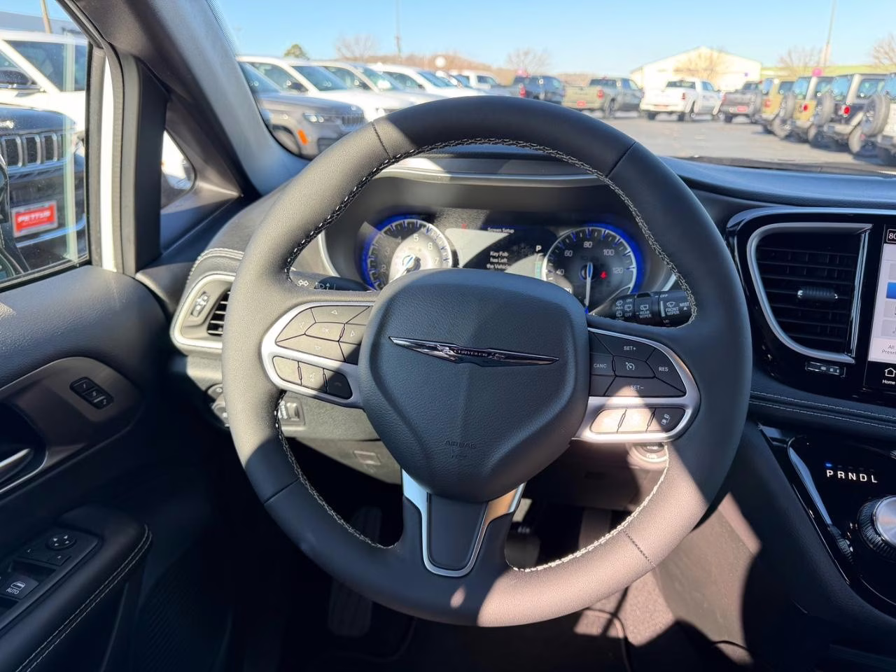 2026 Bright White Clearcoat Chrysler Pacifica Select FWD Van