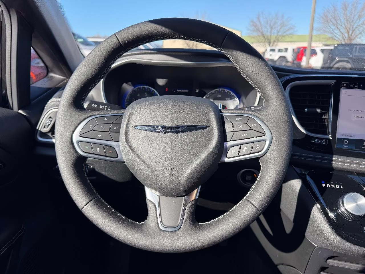 2026 Diamond Black Crystal Pearlcoat Chrysler Pacifica Select FWD Van