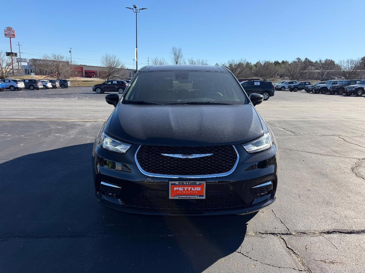 2026 Diamond Black Crystal Pearlcoat Chrysler Pacifica Select FWD Van