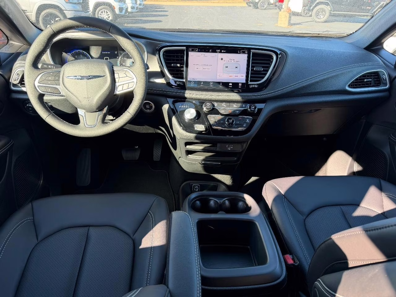 2026 Diamond Black Crystal Pearlcoat Chrysler Pacifica Select FWD Van