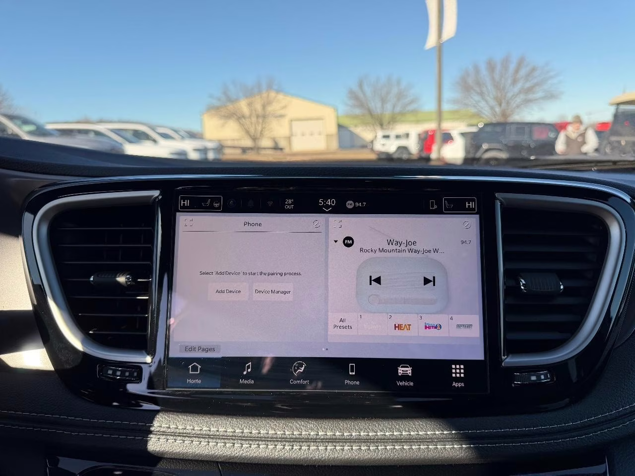 2026 Diamond Black Crystal Pearlcoat Chrysler Pacifica Select FWD Van