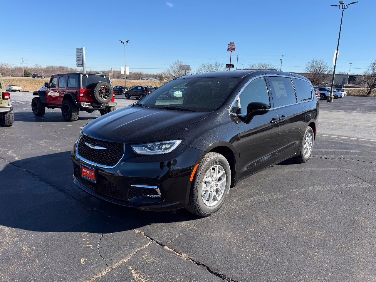 2026 Diamond Black Crystal Pearlcoat Chrysler Pacifica Select FWD Van