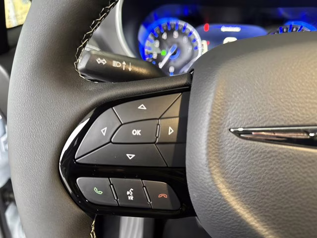 2026 Bright White Clearcoat Chrysler Pacifica Select FWD Van