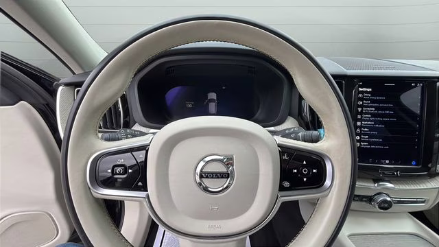 2023 Onyx Black Metallic Volvo XC60 B5 Plus Dark Theme AWD SUV