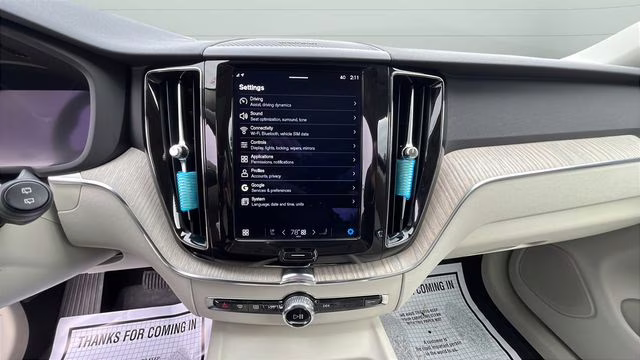 2023 Onyx Black Metallic Volvo XC60 B5 Plus Dark Theme AWD SUV