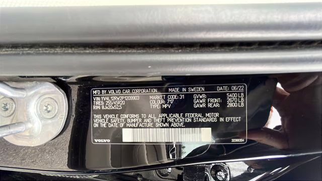 2023 Onyx Black Metallic Volvo XC60 B5 Plus Dark Theme AWD SUV