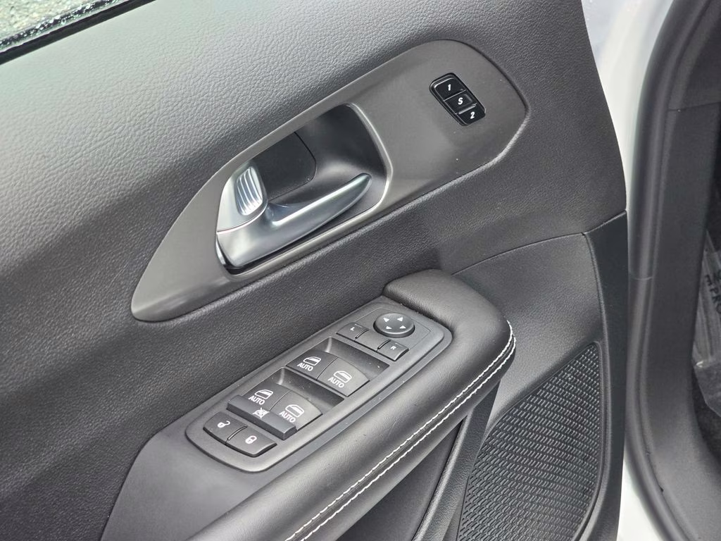 2026 Bright White Clearcoat Chrysler Pacifica Select AWD Van