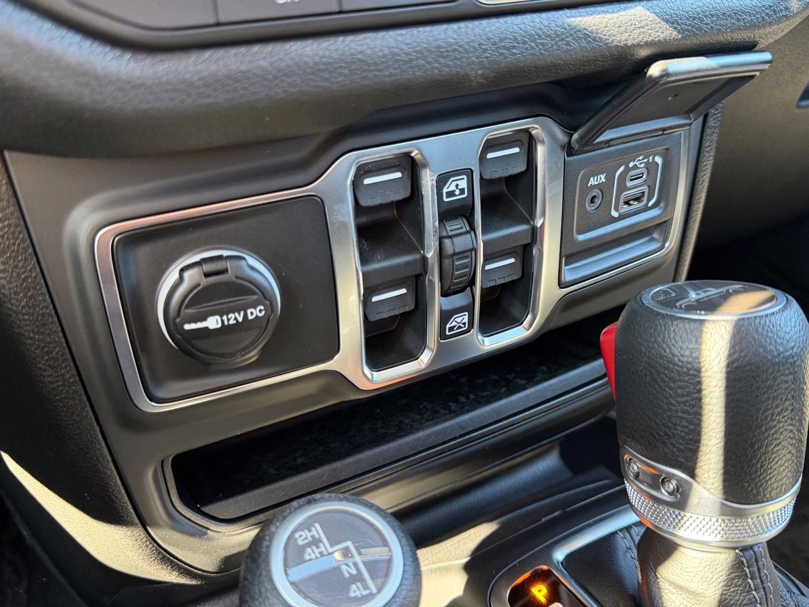 2026 Black Clearcoat Jeep Gladiator Sport 4X4 Truck