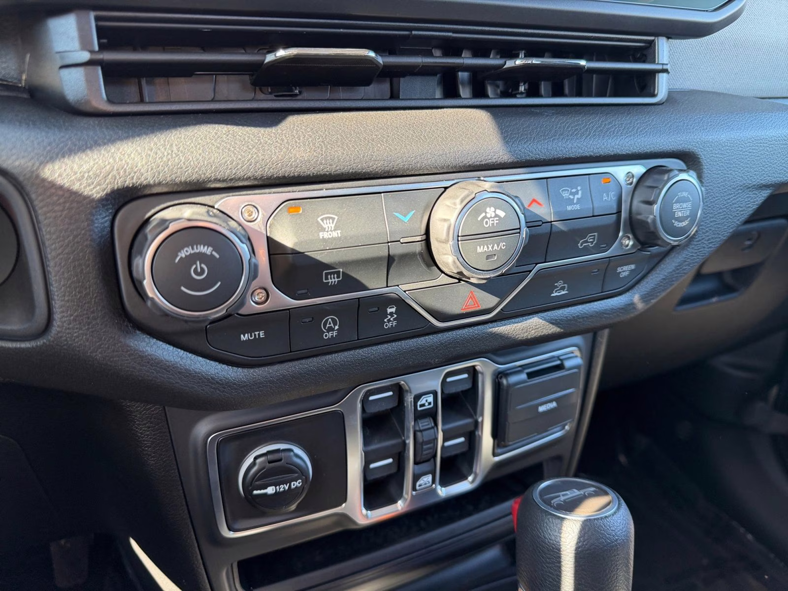 2026 Black Clearcoat Jeep Gladiator Sport 4X4 Truck