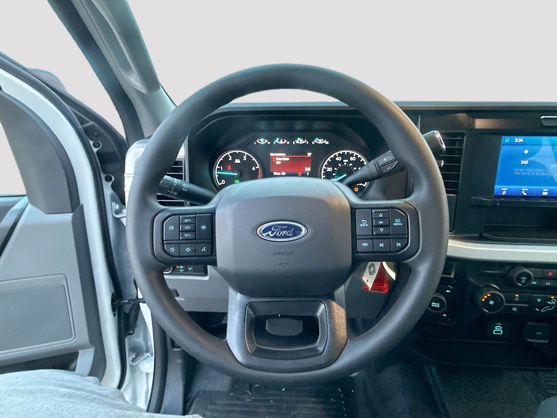 2026 Oxford White Ford Super Duty F-350 DRW XL 4X4 Chassis