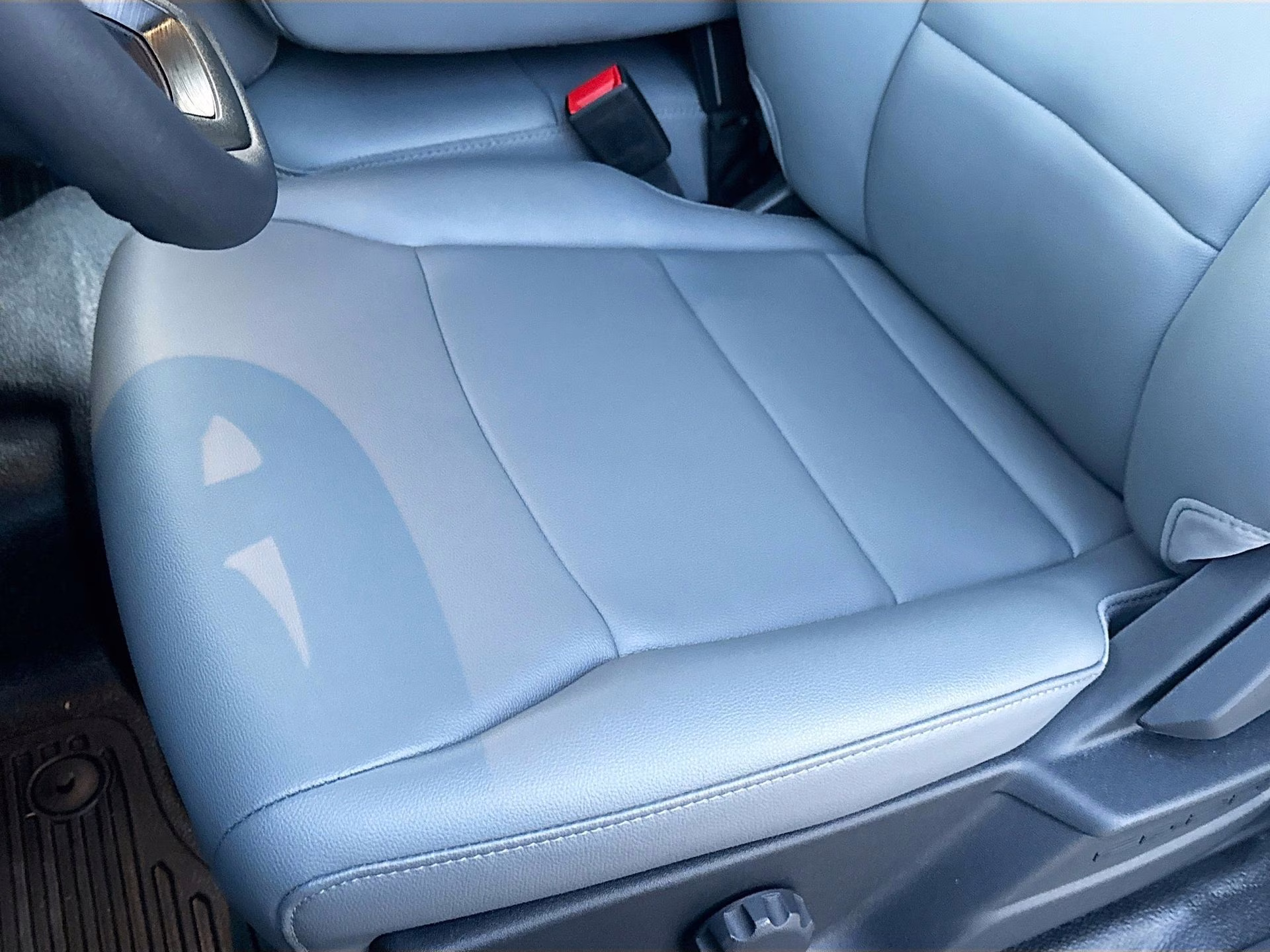 2026 Oxford White Ford Super Duty F-350 DRW XL 4X4 Chassis