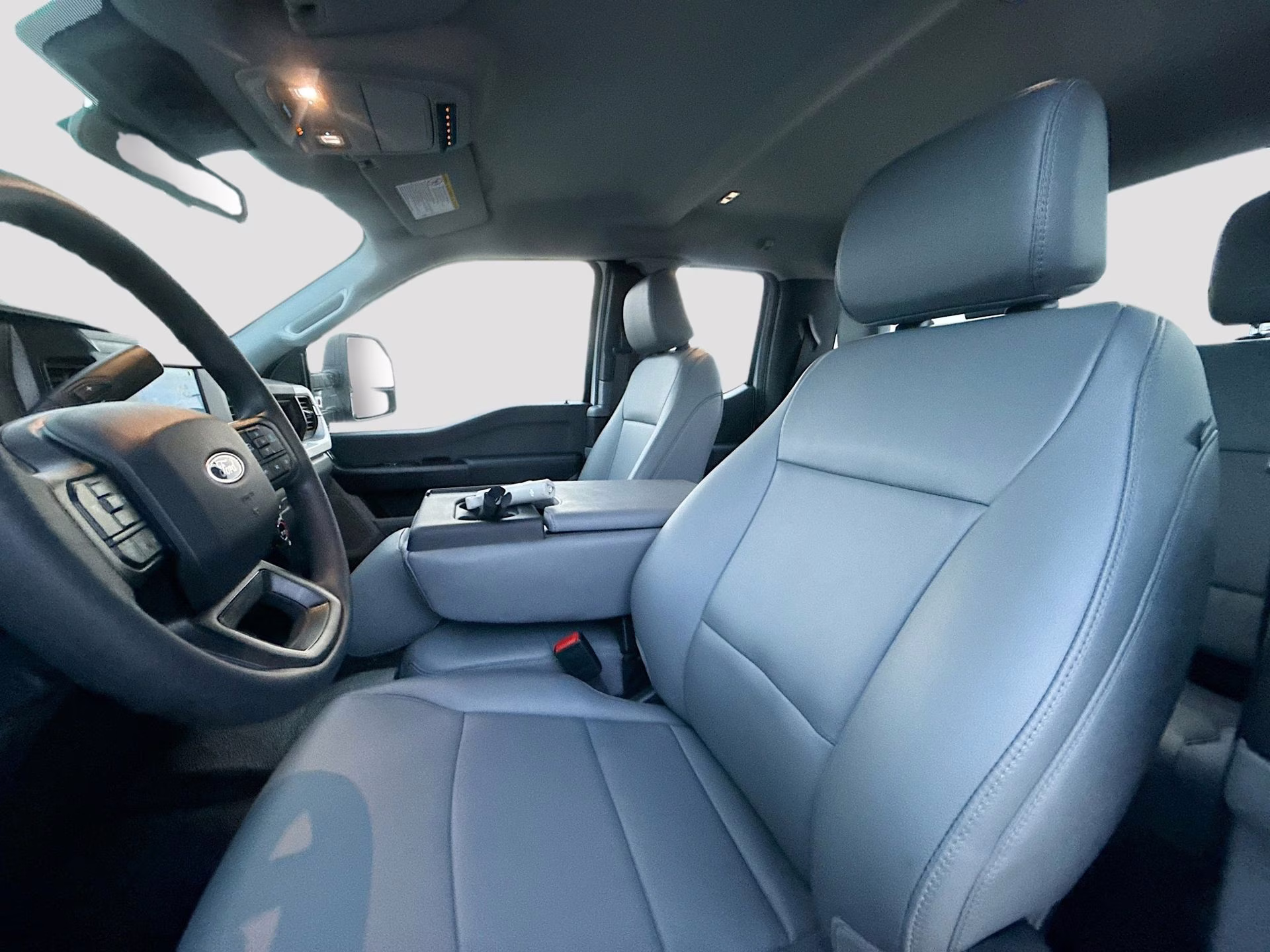 2026 Oxford White Ford Super Duty F-350 DRW XL 4X4 Chassis