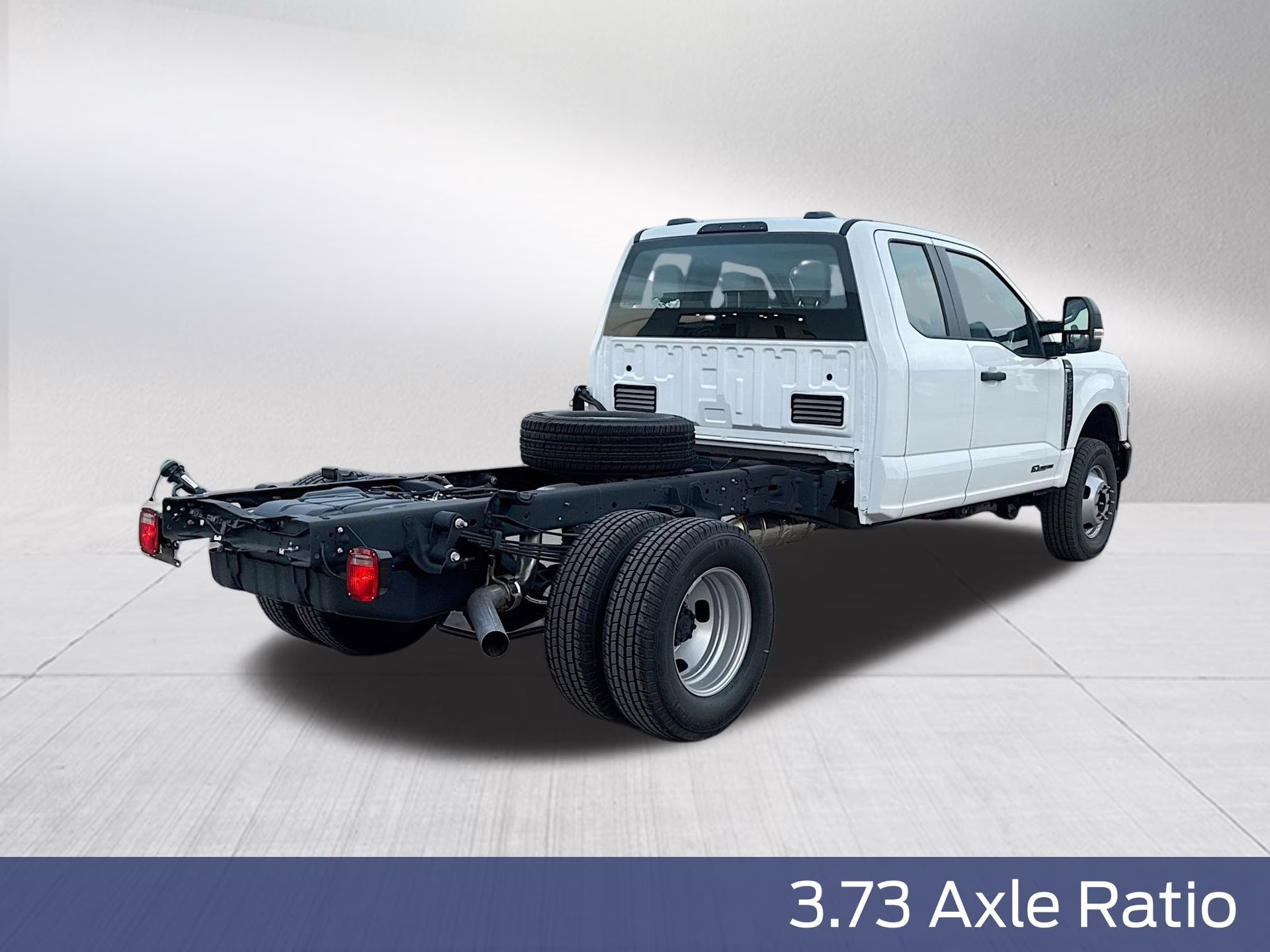 2026 Oxford White Ford Super Duty F-350 DRW XL 4X4 Chassis
