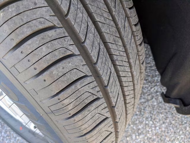 2026 Star White Metallic Tri-Coat Ford Explorer Active RWD SUV