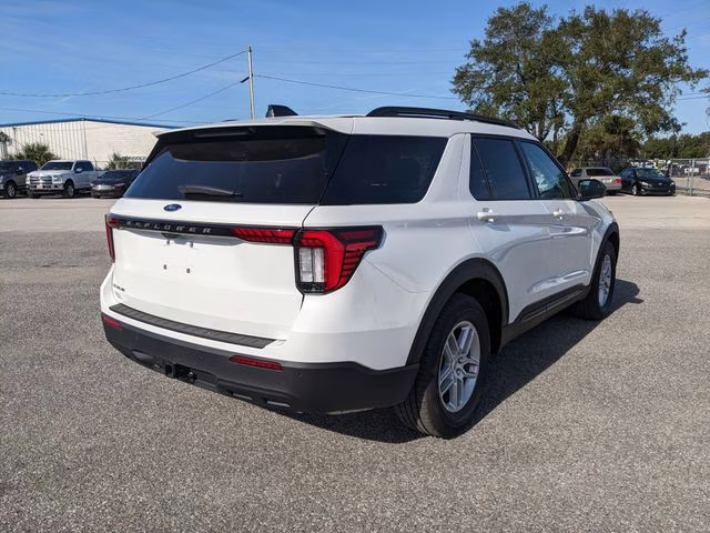 2026 Star White Metallic Tri-Coat Ford Explorer Active RWD SUV