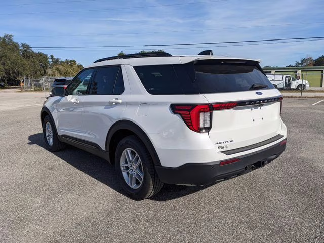 2026 Star White Metallic Tri-Coat Ford Explorer Active RWD SUV