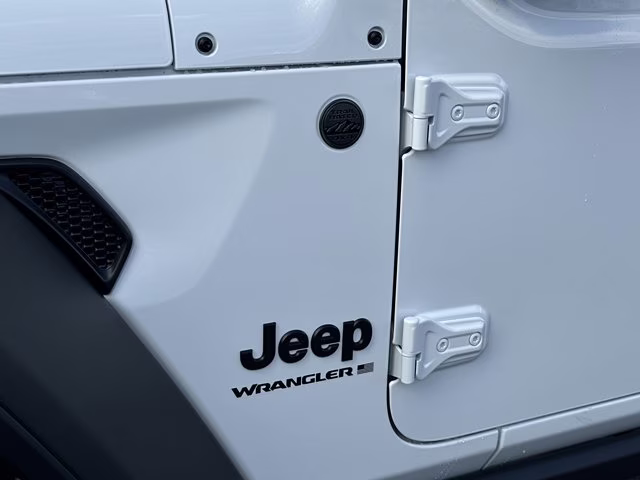 2026 Bright White Clearcoat Jeep Wrangler Willys 4X4 Convertible