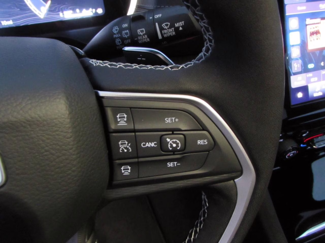 2025 Baltic Gray Metallic Clearcoat Jeep Grand Cherokee 4X4 SUV