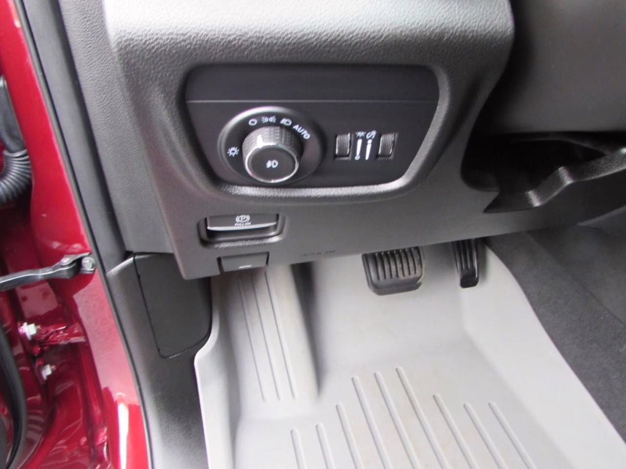 2024 Velvet Red Pearlcoat Jeep Grand Cherokee L Limited 4X4 SUV