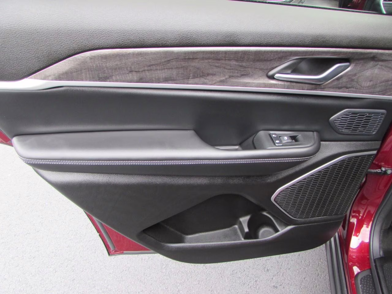 2024 Velvet Red Pearlcoat Jeep Grand Cherokee L Limited 4X4 SUV