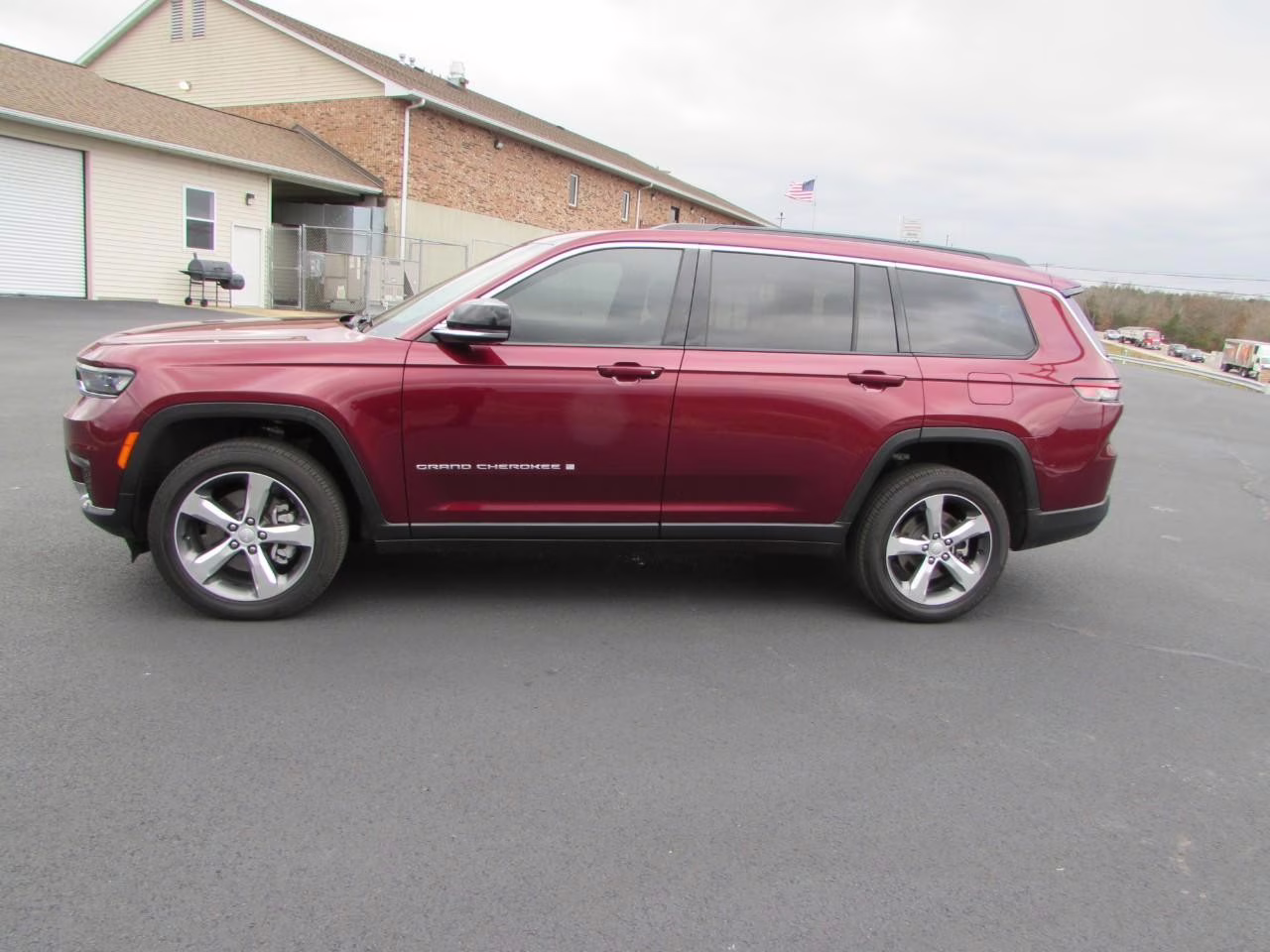 2024 Velvet Red Pearlcoat Jeep Grand Cherokee L Limited 4X4 SUV